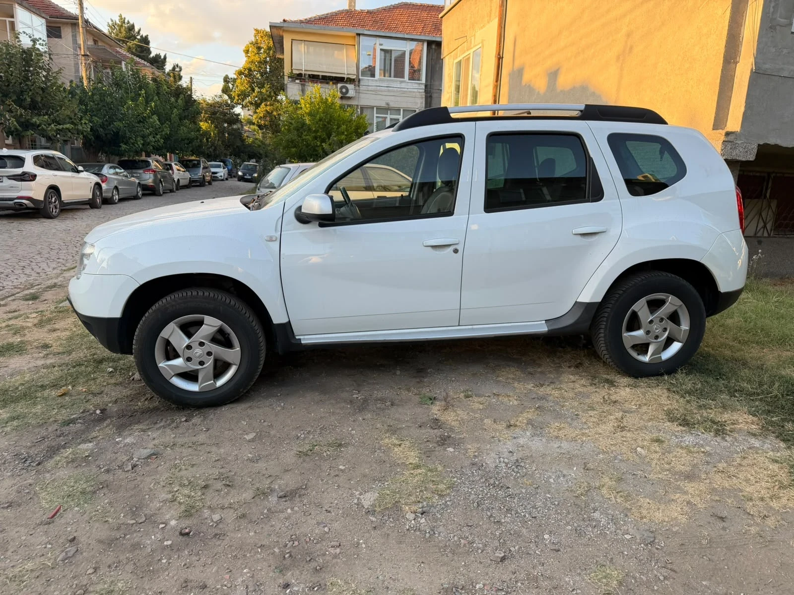 Dacia Duster 1.5 dci Prestige 4x2, снимка 3 - Автомобили и джипове - 55994875