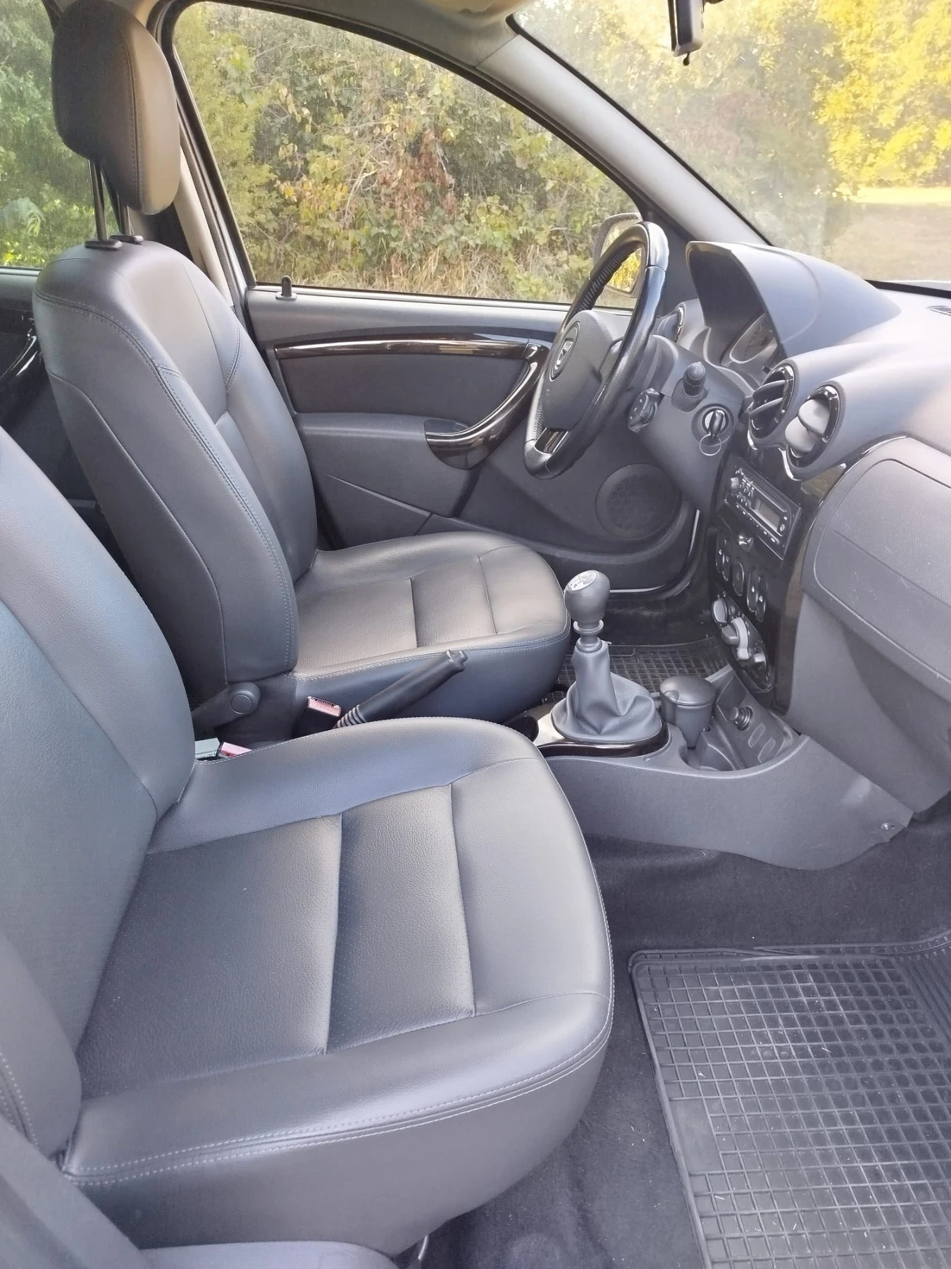Dacia Duster 1.5 dci Prestige 4x2, снимка 11 - Автомобили и джипове - 55994875