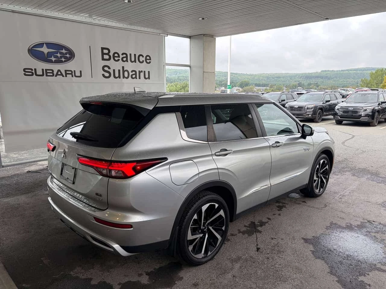 Mitsubishi Outlander * 2.4 Plug in Hybrid PHEV * CARFAX *  | Mobile.bg � ����������� 3