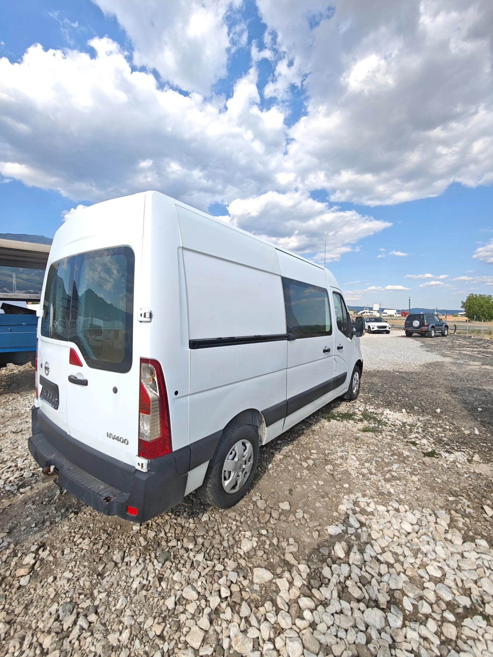 Nissan NV400 2.3 - изображение 5