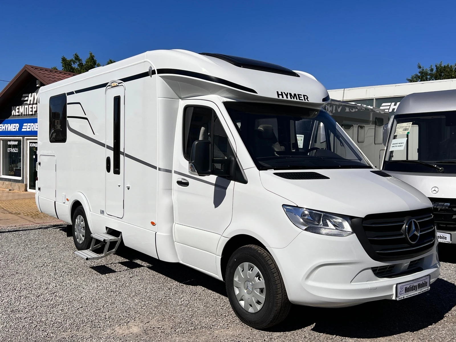 Кемпер HYMER / ERIBA S 695 Кралска спалня! 3500кг. - изображение 2