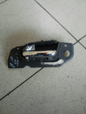 Дръжка врата вътрешна предна лява Пежо 607 (5)