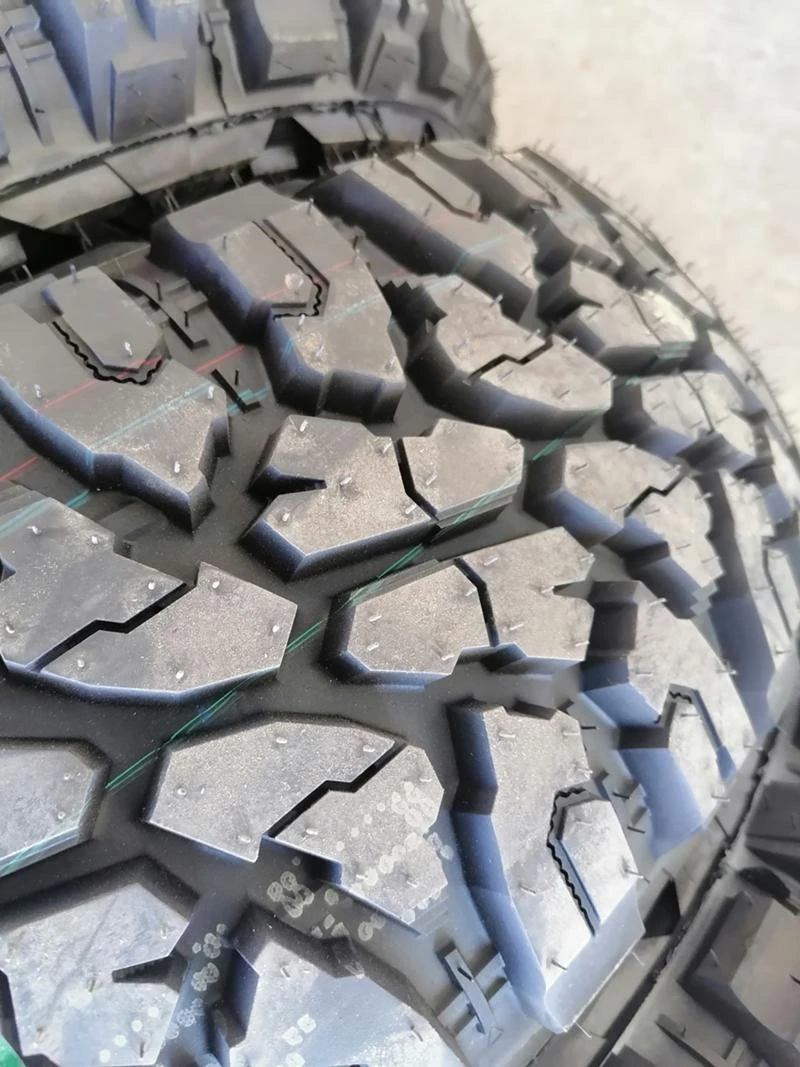 Гуми Всесезонни 235/75R15, снимка 6 - Гуми и джанти - 29766905