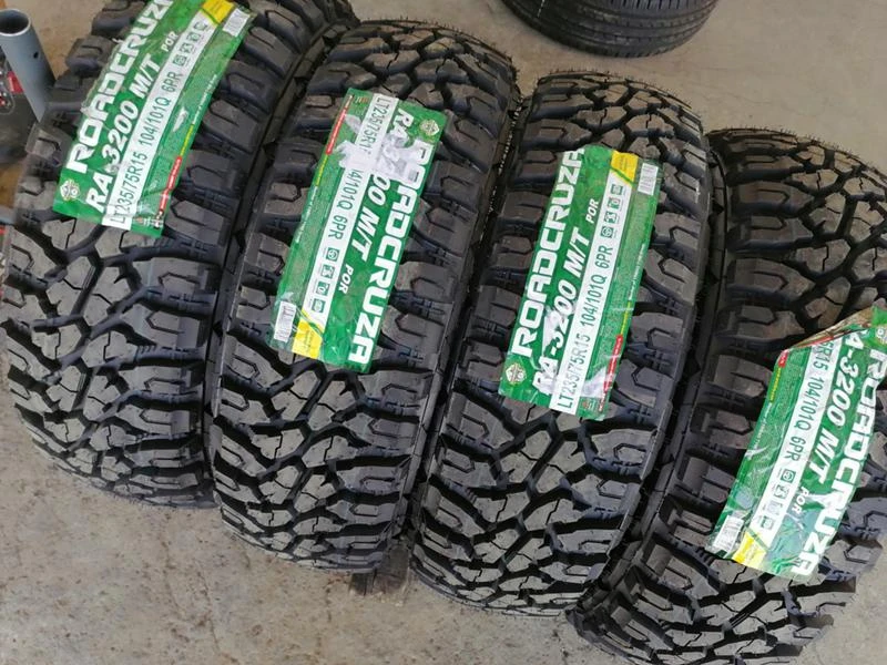 Гуми Всесезонни 235/75R15, снимка 3 - Гуми и джанти - 29766905