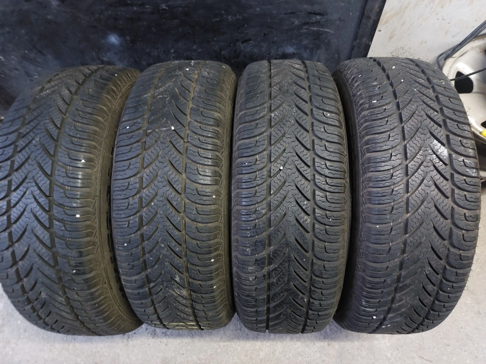 ���� 215/65R16 | Mobile.bg � ����������� 1
