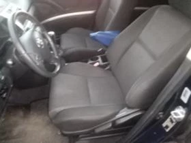 Toyota Corolla verso 2.2 d-cat, снимка 11