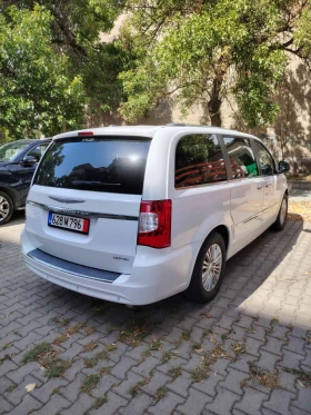 Chrysler Town and Country limited platinum, снимка 2