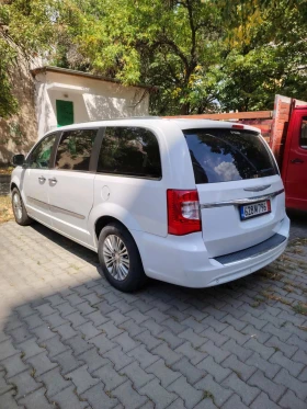 Chrysler Town and Country limited platinum, снимка 13