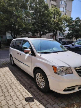 Chrysler Town and Country limited platinum, снимка 14