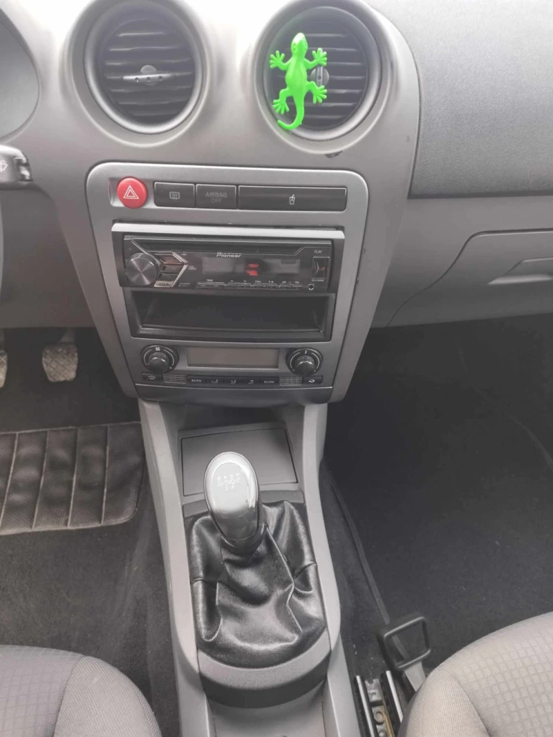 Seat Ibiza, снимка 5 - Автомобили и джипове - 46998592