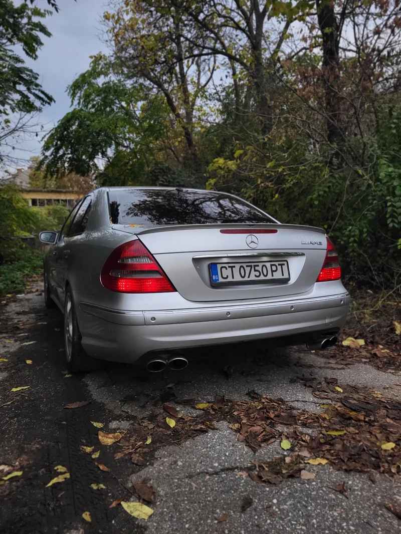 Mercedes-Benz E 270 2.7 CDI, снимка 4 - Автомобили и джипове - 47732093