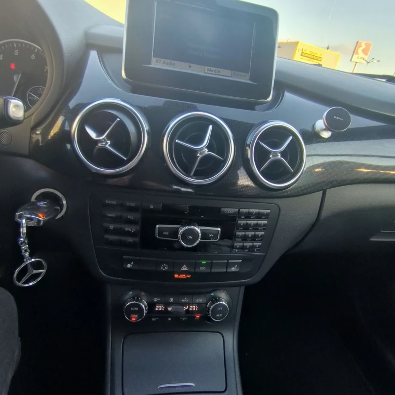 Mercedes-Benz B 250 2000 Бензин , снимка 7 - Автомобили и джипове - 48083172