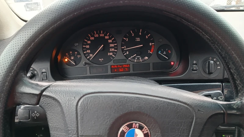 BMW 520 E39, снимка 8 - Автомобили и джипове - 48159032