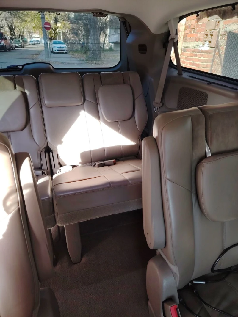 Chrysler Town and Country limited platinum, снимка 5 - Автомобили и джипове - 48198941