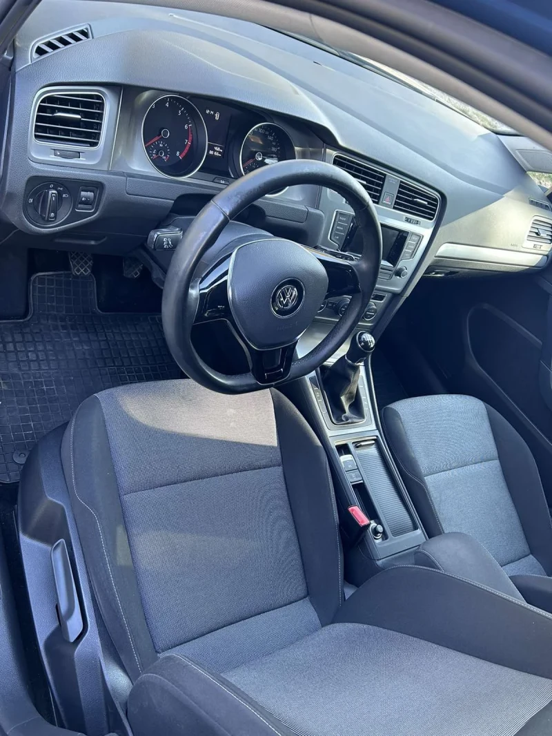 VW Golf 1.2TSI, снимка 9 - Автомобили и джипове - 48214206