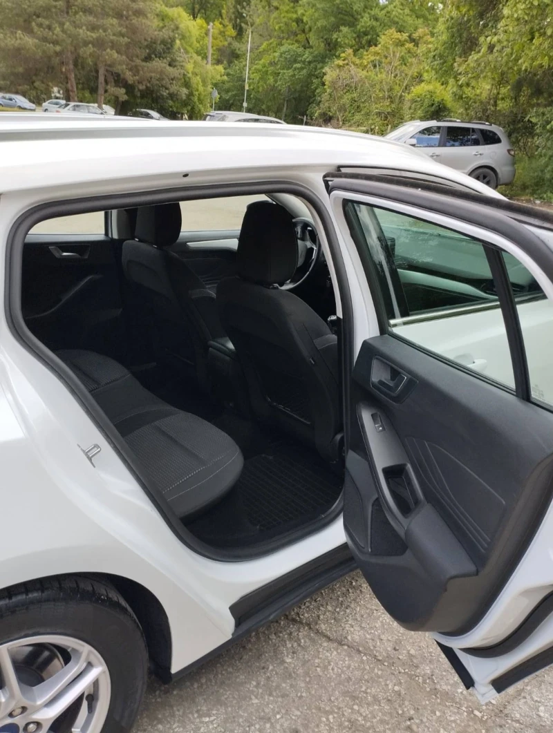 Ford Focus 1.5, снимка 7 - Автомобили и джипове - 52084261