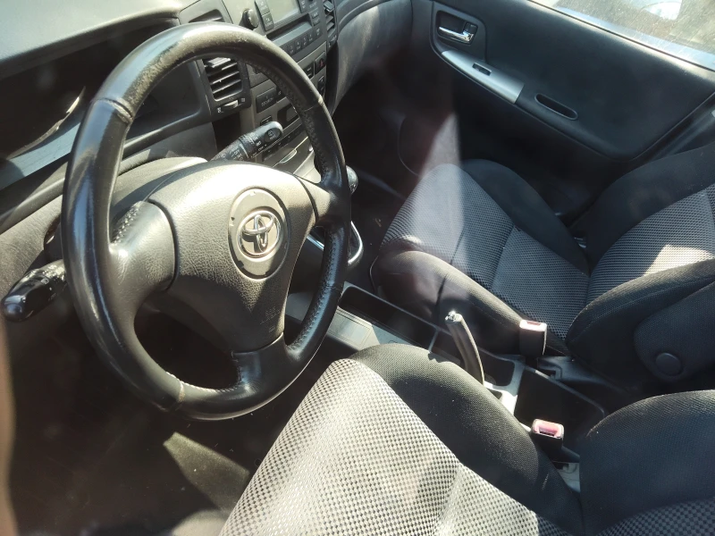 Toyota Corolla verso 2, 0d 90ps, снимка 6 - Автомобили и джипове - 51965253