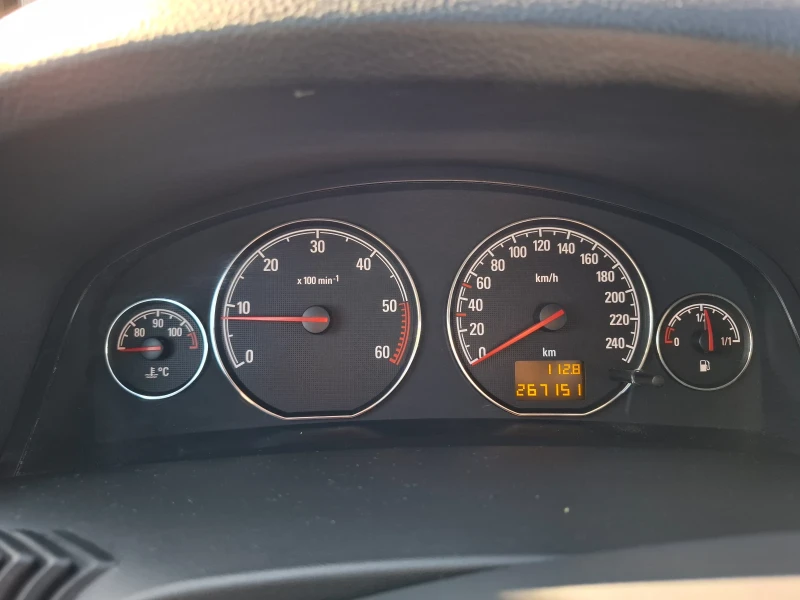 Opel Signum 1.9 CDTI, снимка 11 - Автомобили и джипове - 52545667