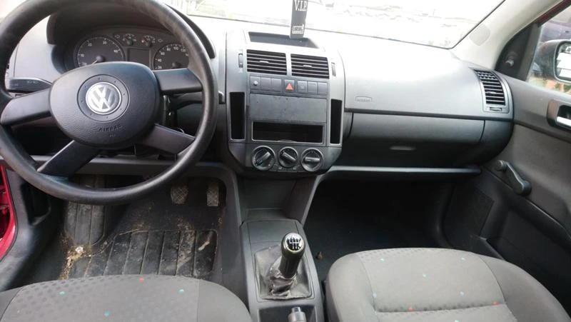 VW Polo 1.9 sdi, снимка 6 - Автомобили и джипове - 29364449