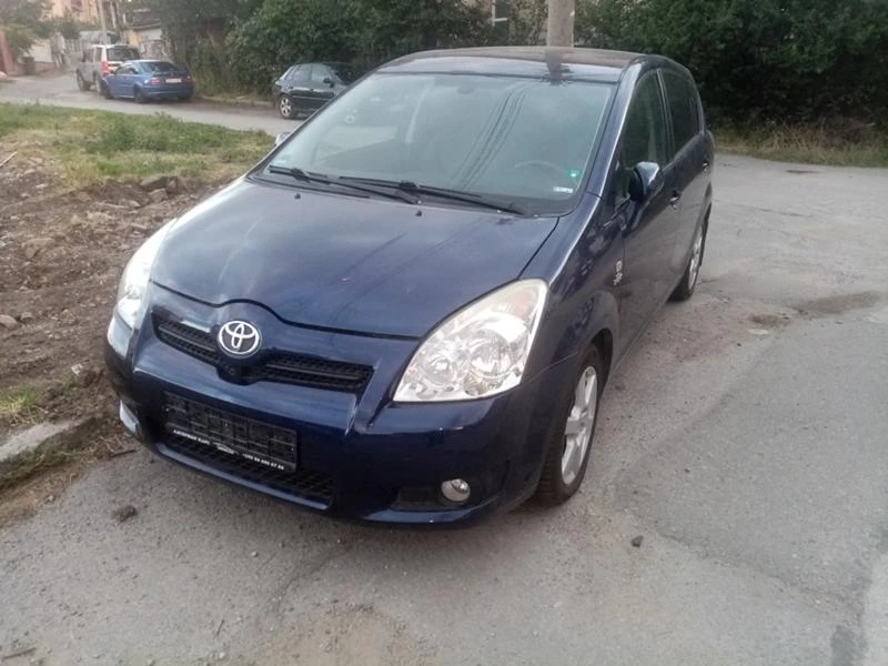 Toyota Corolla verso 2.2 d-cat, снимка 1 - Автомобили и джипове - 34012906