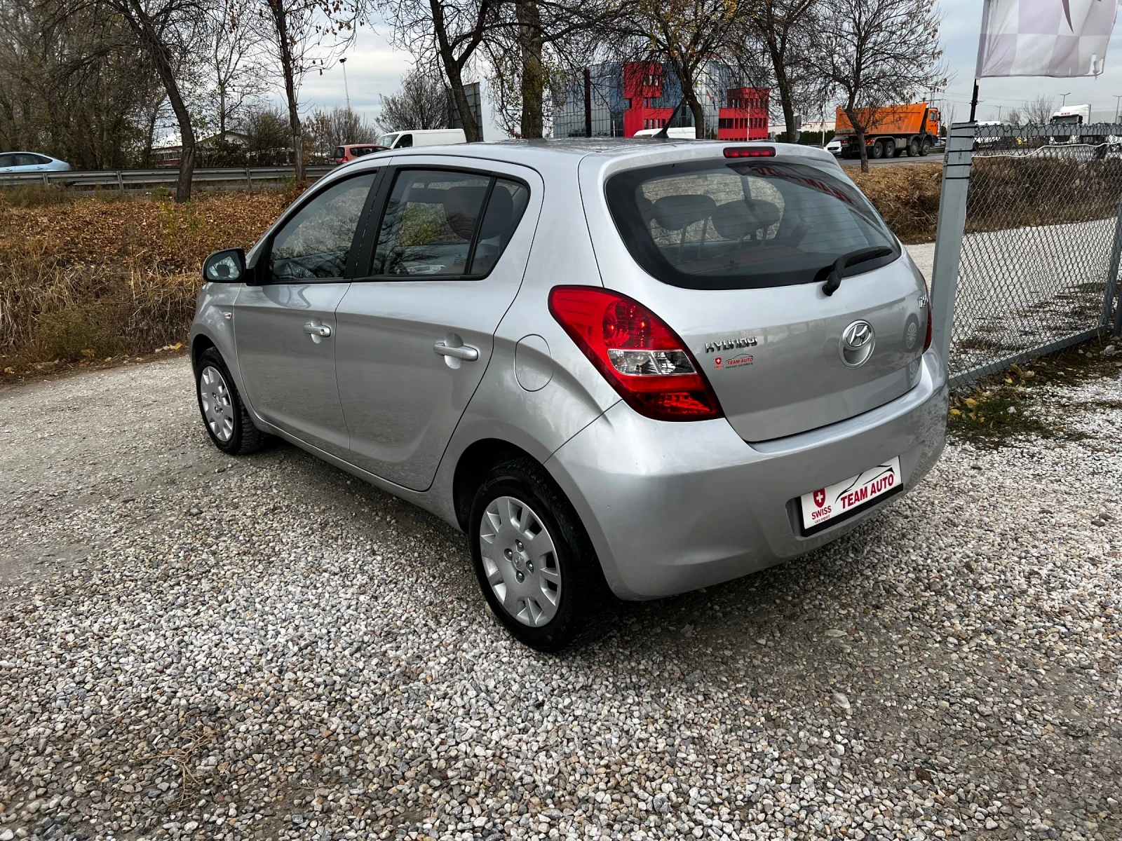 Hyundai I20 1.6i 131000km PREMIUM EDITION - изображение 5