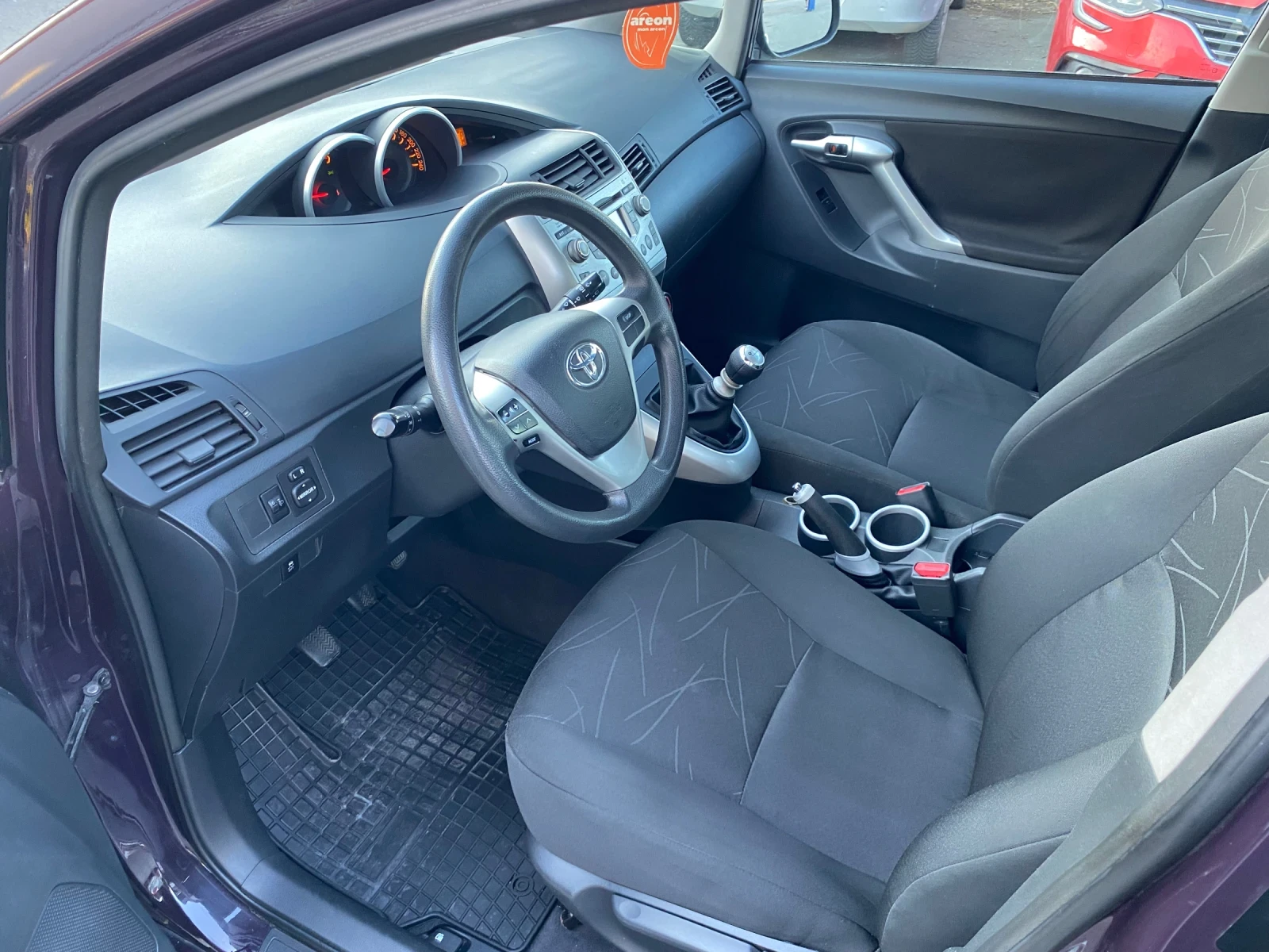 Toyota Verso 2.0 d-4d - изображение 10
