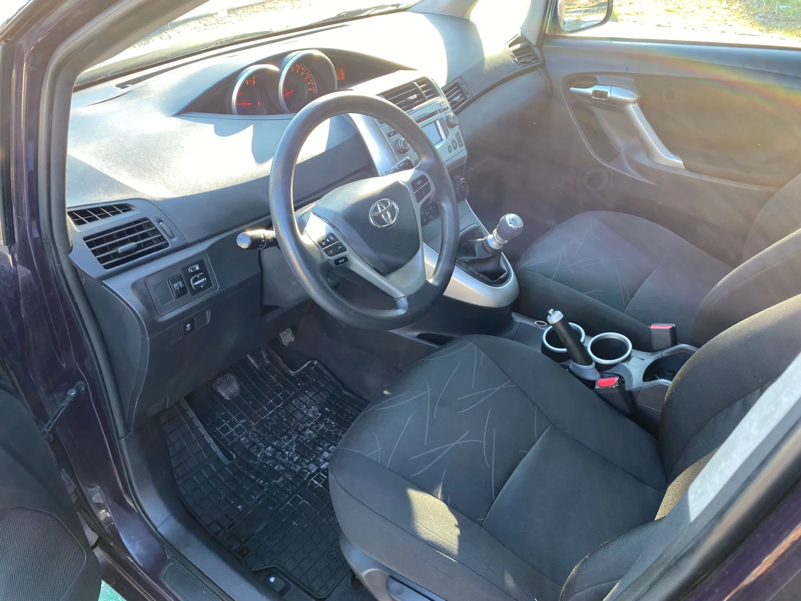 Toyota Verso 2.0 d-4d - изображение 10