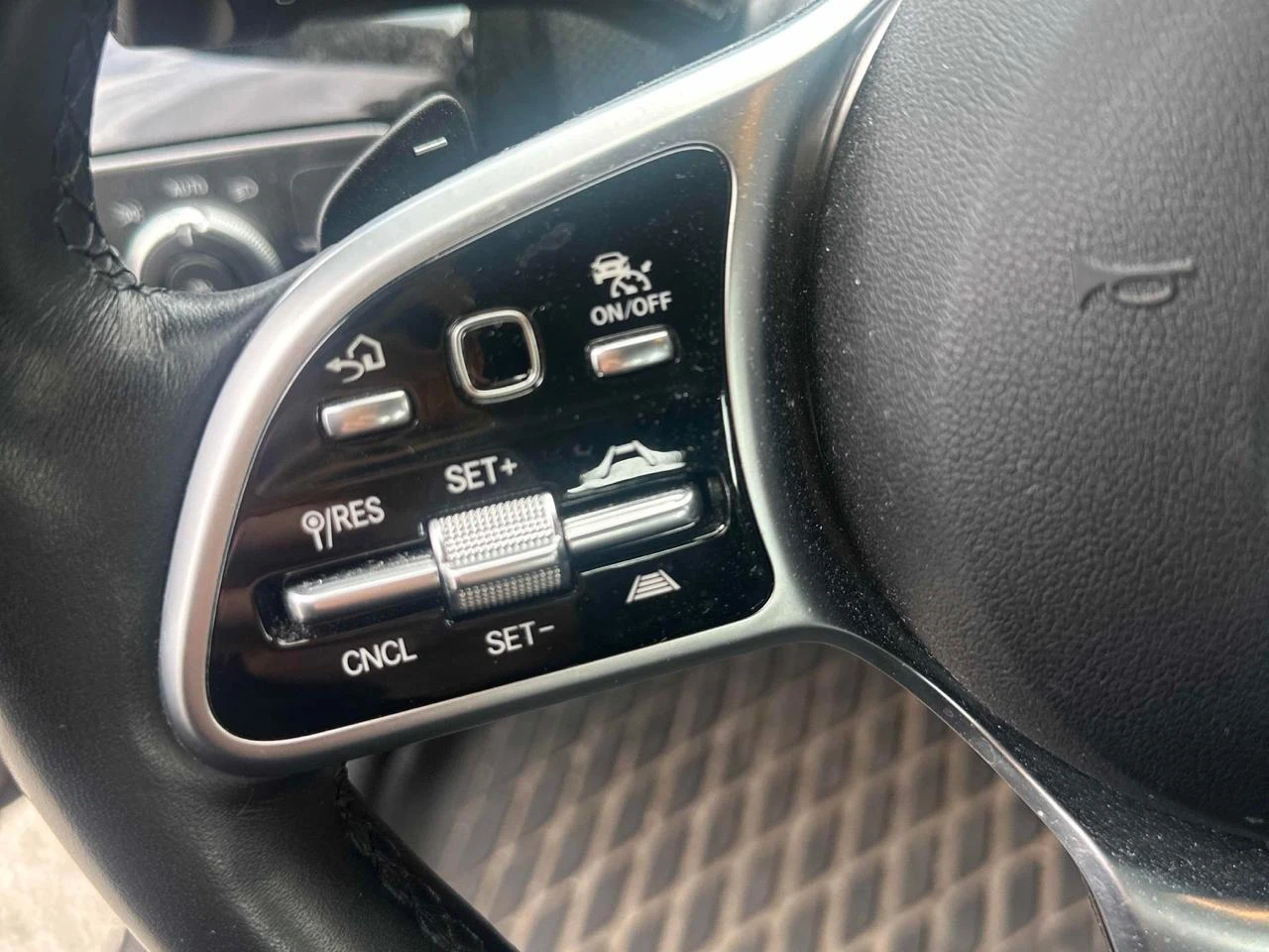 Mercedes-Benz A 220 4MATIC* Авто финансиране* Карфакс - изображение 10
