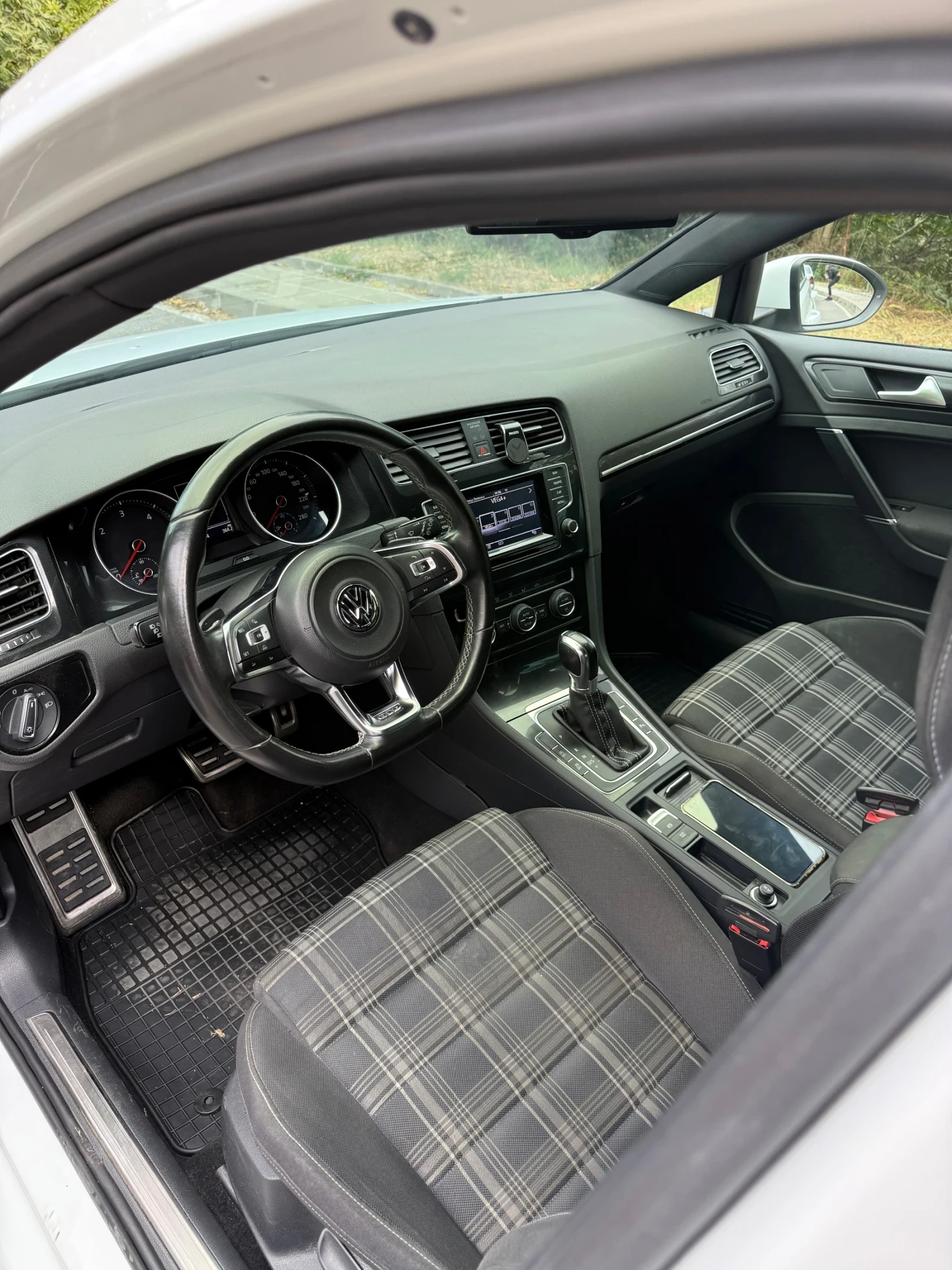 VW Golf 2.0 GTD | Mobile.bg — изображение 10