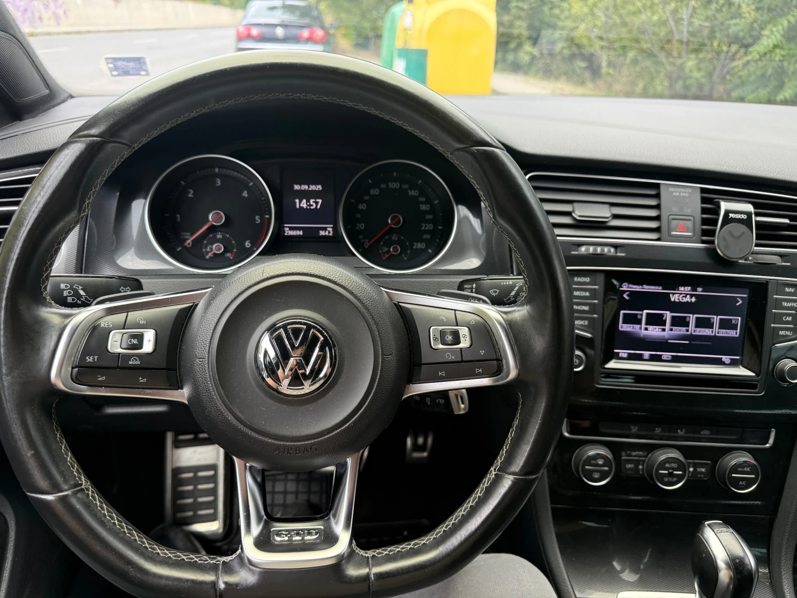 VW Golf 2.0 GTD | Mobile.bg — изображение 11