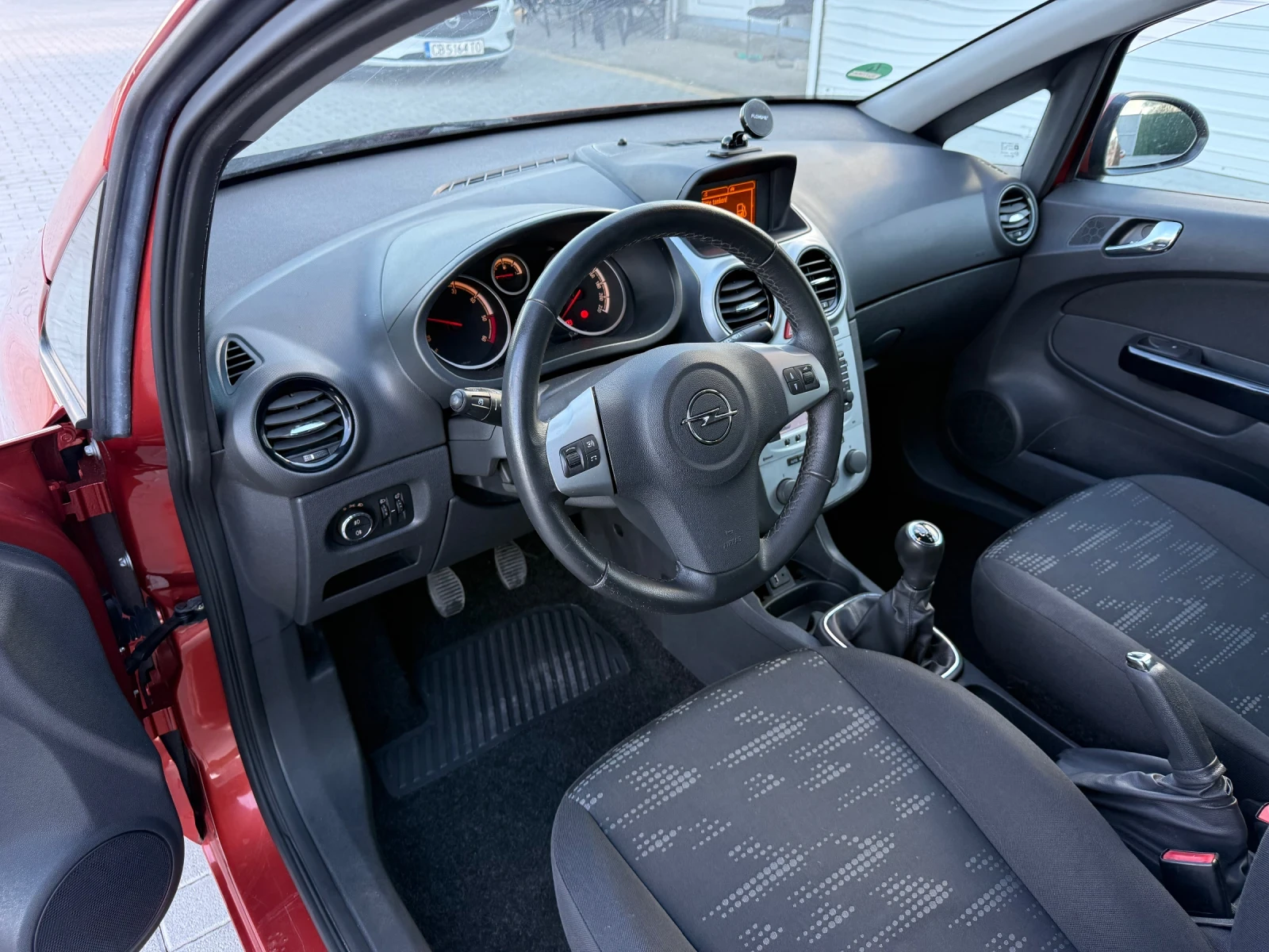 Opel Corsa 1.3d/90hp/NAVI/COSMO/ - изображение 7