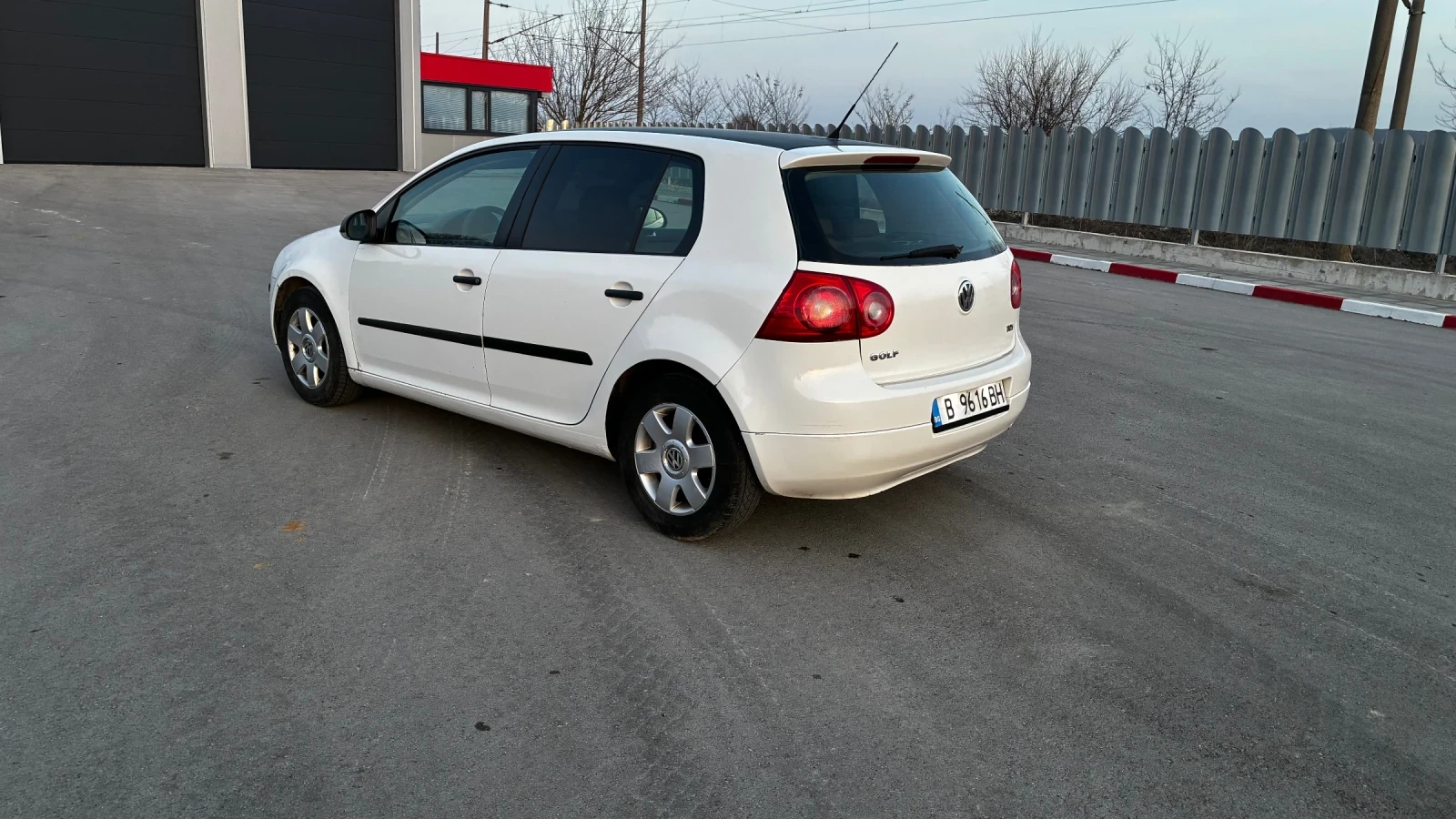 VW Golf 1.9 TDI, снимка 5 - Автомобили и джипове - 53879780