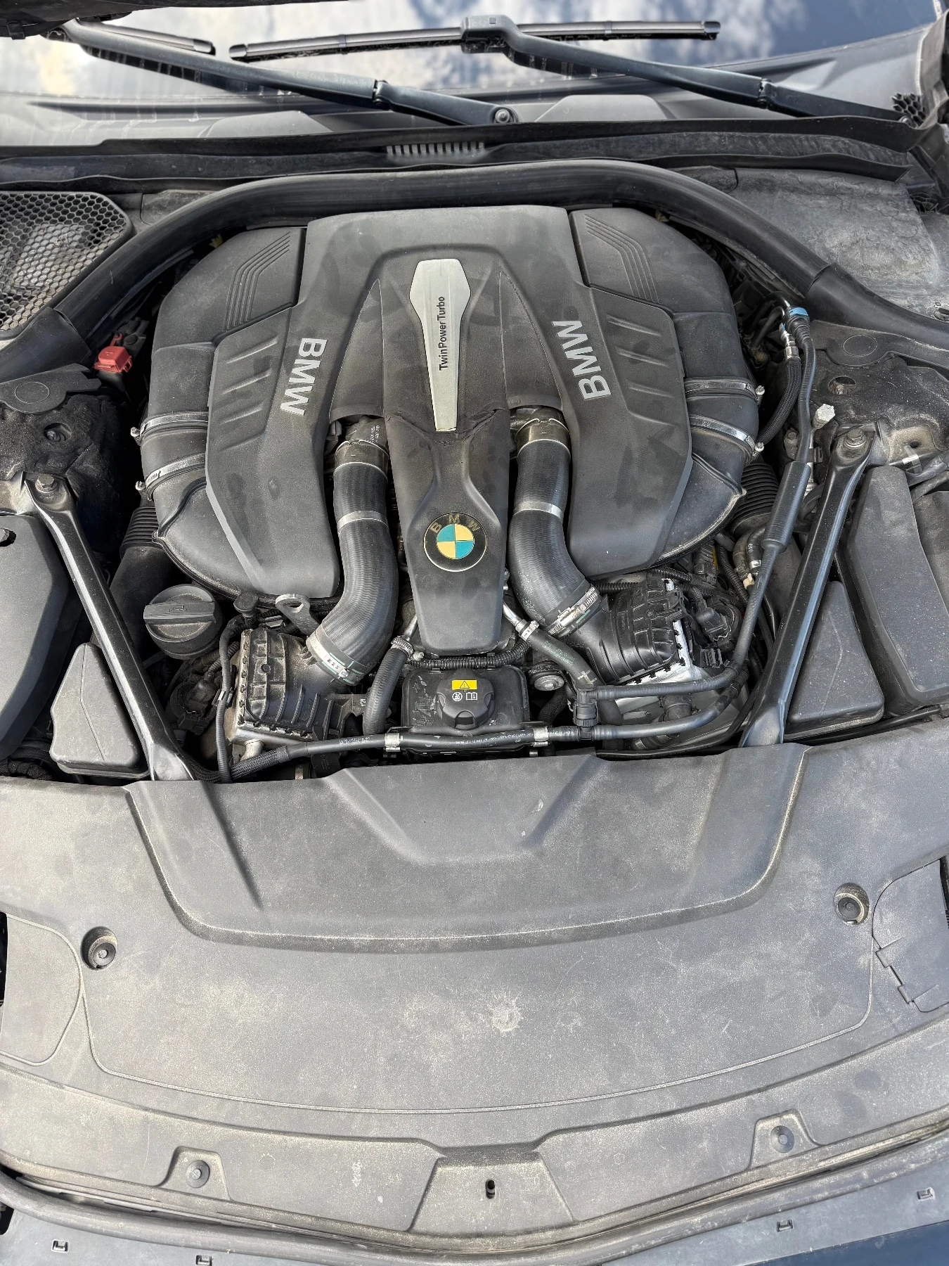 BMW 750 750i xdrive напълно обслужено, снимка 15 - Автомобили и джипове - 54341746