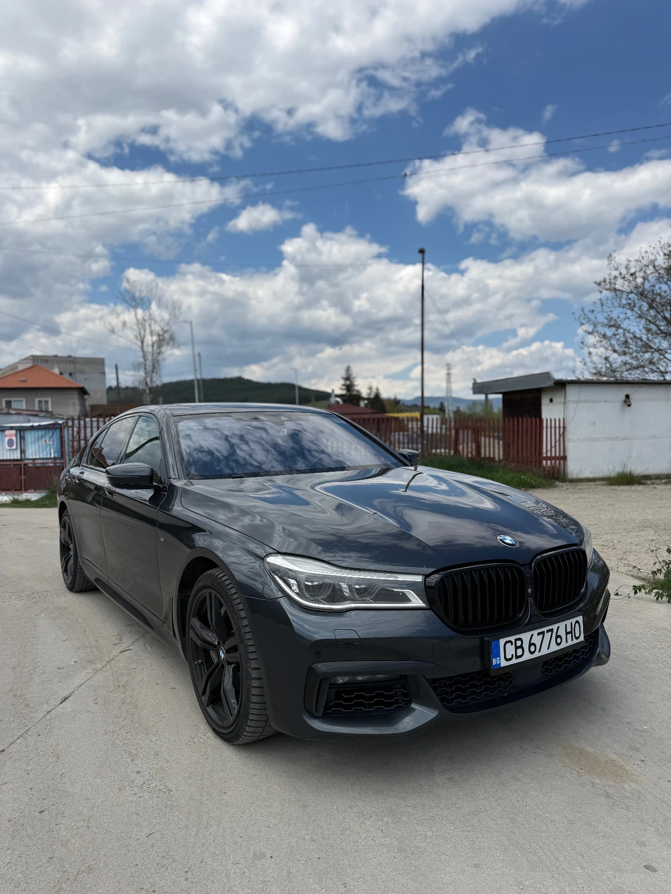 BMW 750 750i xdrive напълно обслужено