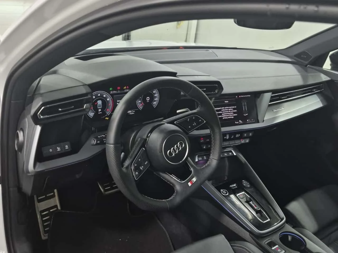 Audi A3  TECHNIK / MATRIX / HEAD UP / B&O  , снимка 10 - Автомобили и джипове - 54599559