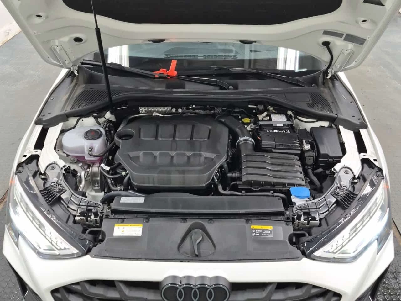 Audi A3  TECHNIK / MATRIX / HEAD UP / B&O  , снимка 16 - Автомобили и джипове - 54599559