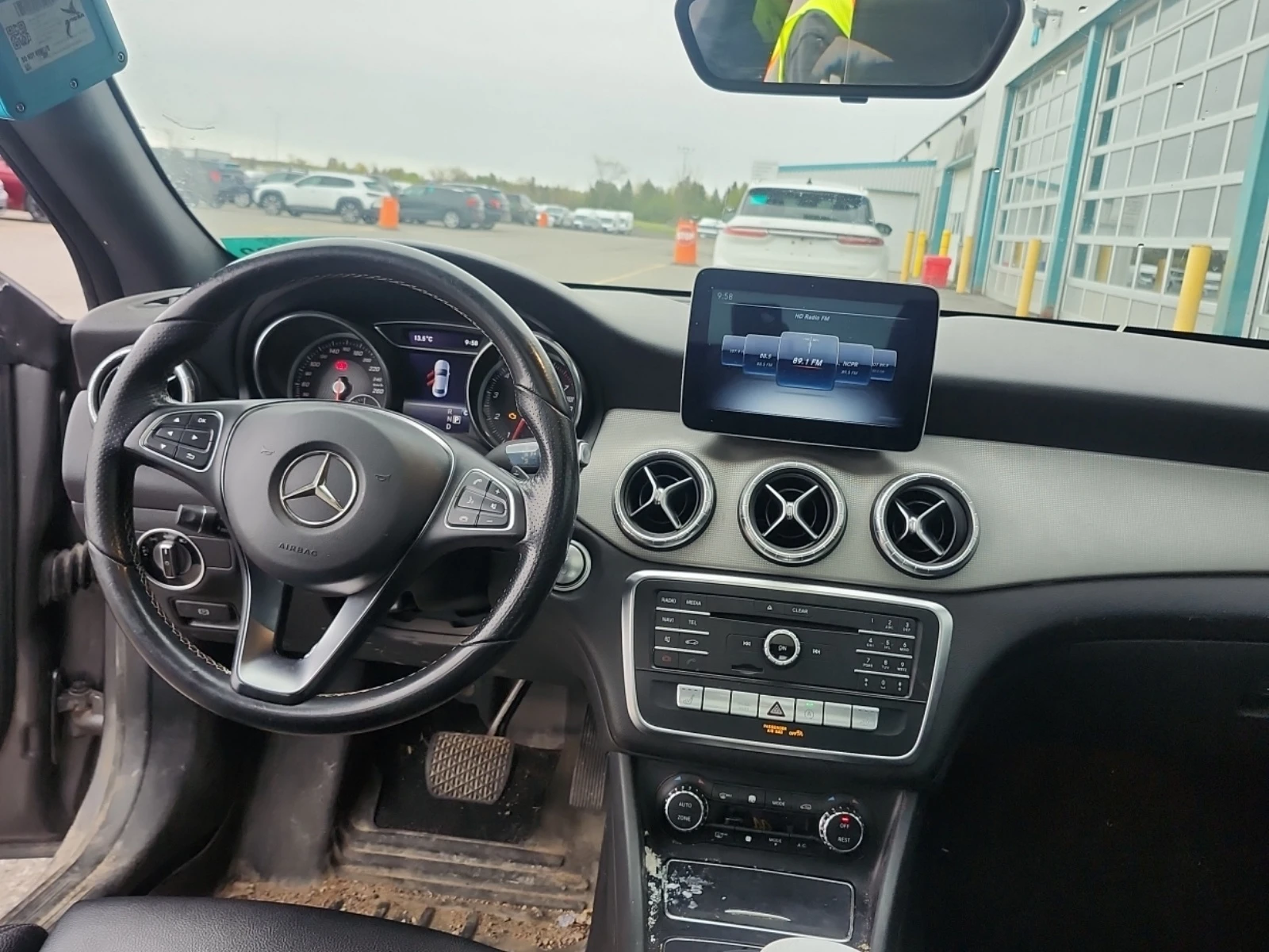 Mercedes-Benz CLA 250 * * CARFAX * * АВТО КРЕДИТ * * , снимка 3 - Автомобили и джипове - 54646128