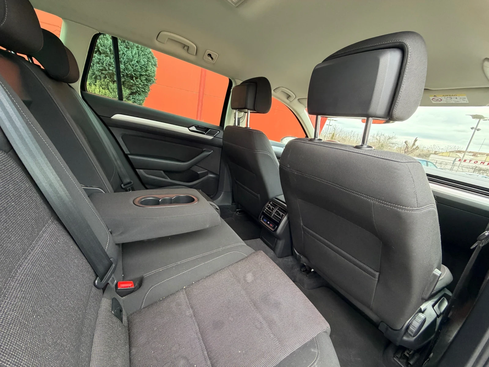 VW Passat 2.0TDI* DAG* МАСАЖ* ПОДГРЕВ* ПЕРФЕКТЕН, снимка 8 - Автомобили и джипове - 54963617