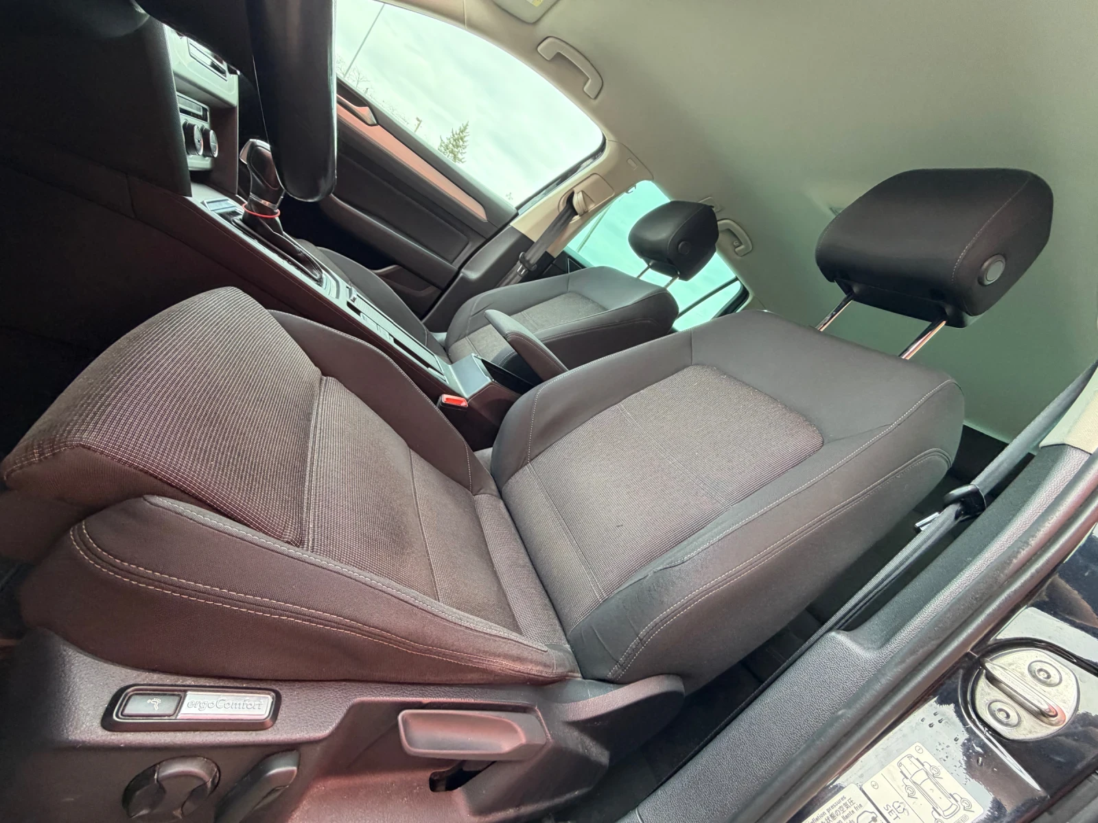 VW Passat 2.0TDI* DAG* МАСАЖ* ПОДГРЕВ* ПЕРФЕКТЕН, снимка 12 - Автомобили и джипове - 54963617