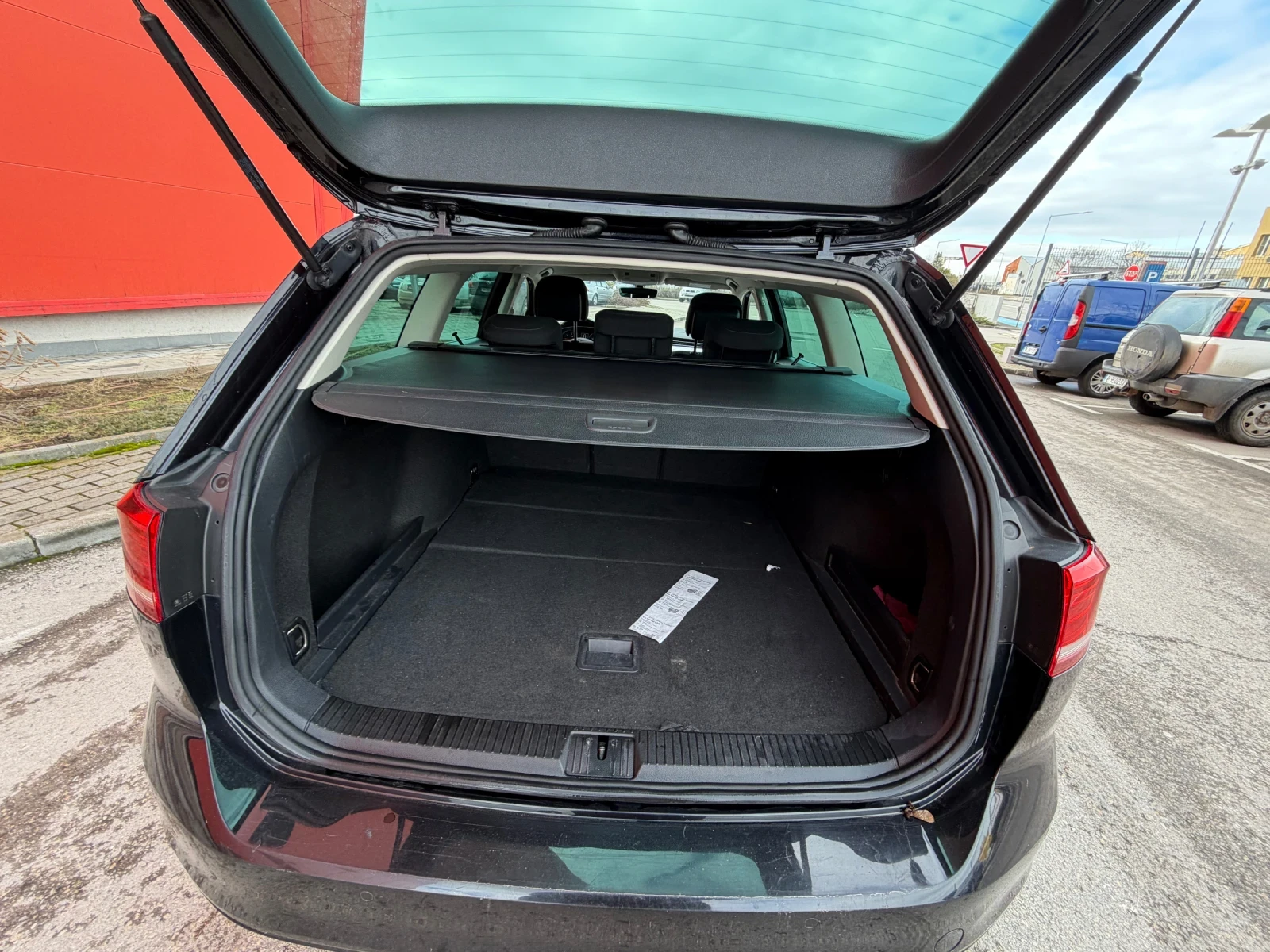 VW Passat 2.0TDI* DAG* МАСАЖ* ПОДГРЕВ* ПЕРФЕКТЕН, снимка 7 - Автомобили и джипове - 54963617