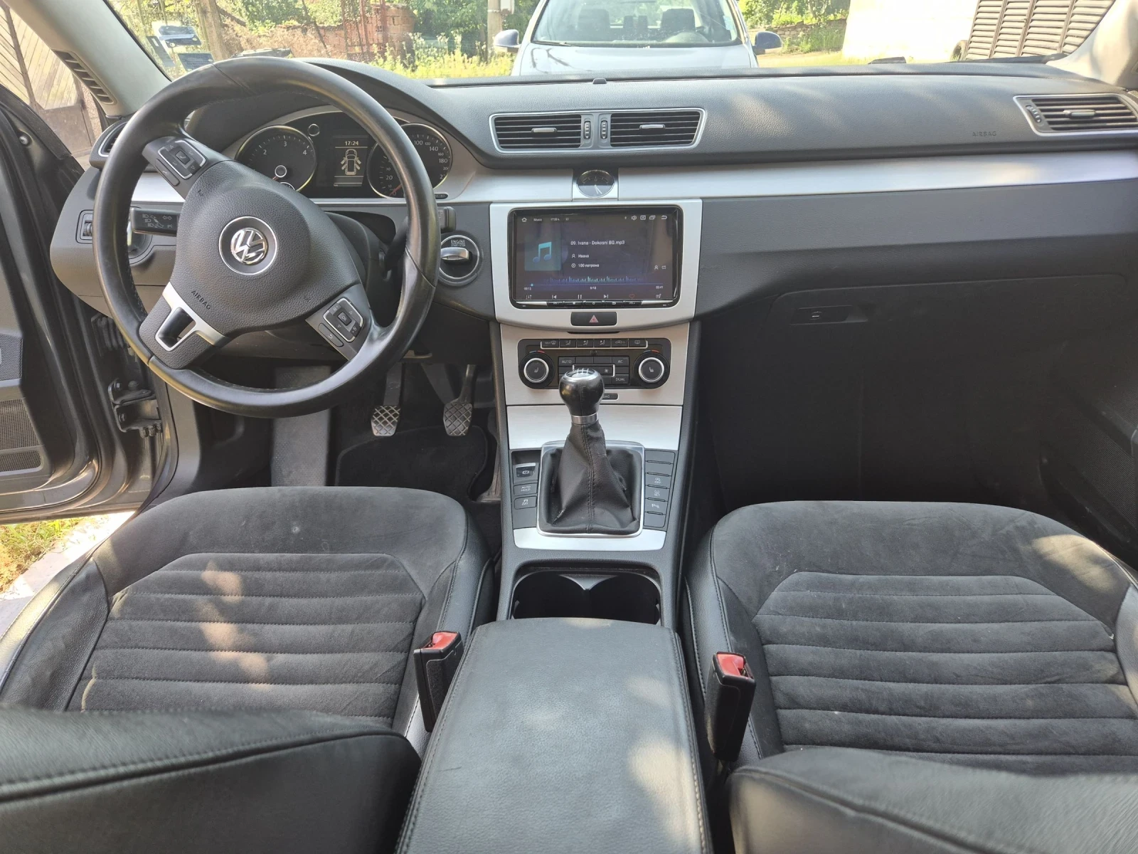 VW Passat 2.0 TDI, снимка 9 - Автомобили и джипове - 55112367