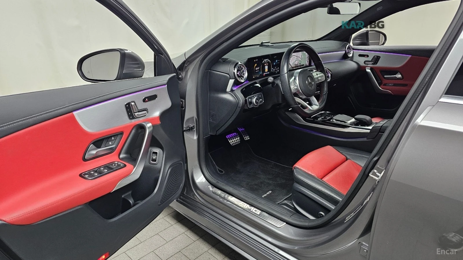 Mercedes-Benz A 35 AMG 4MATIC* КОЖА* НАВИ* ПАНО* КАМЕРА, снимка 10 - Автомобили и джипове - 55209293