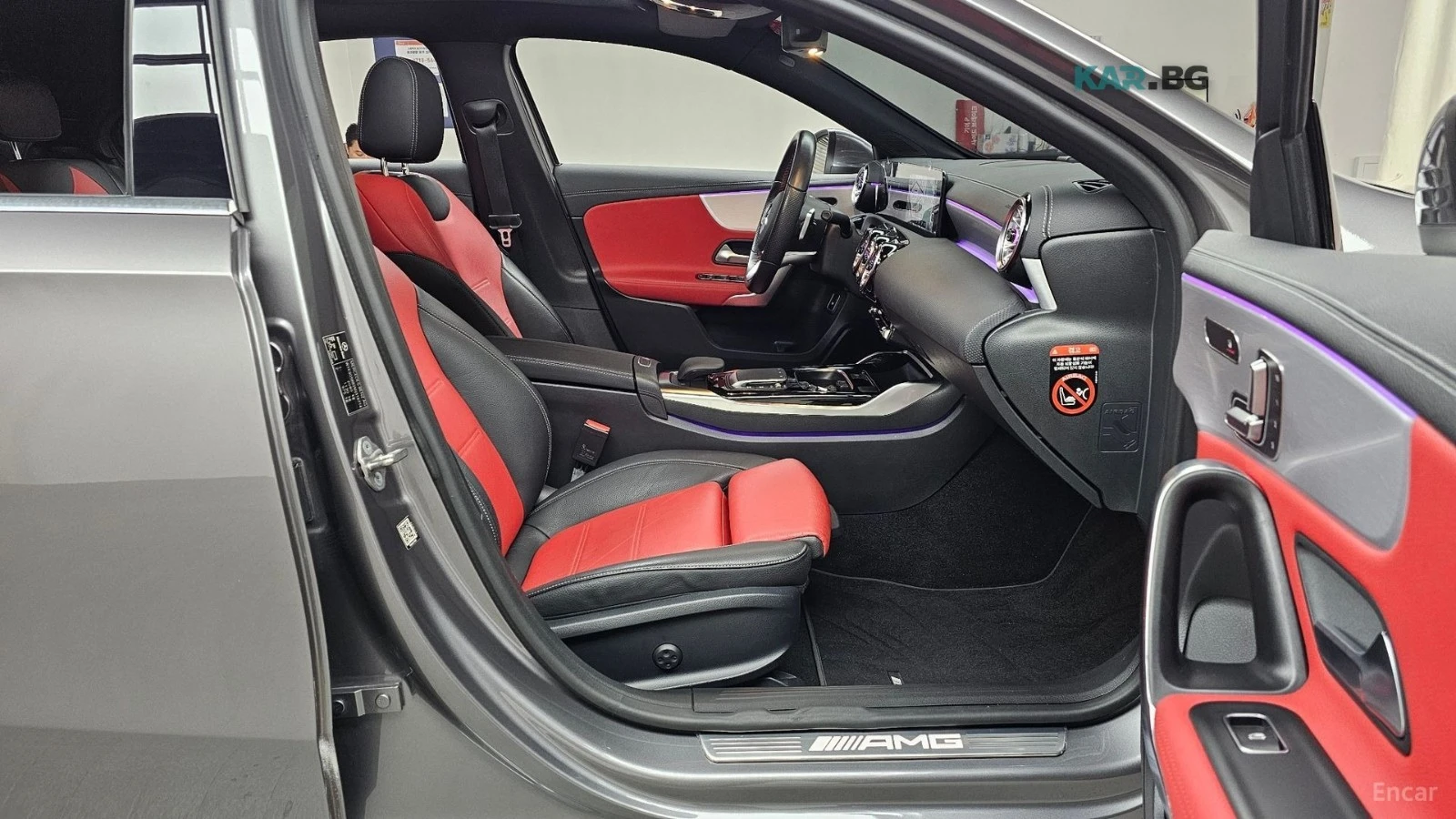 Mercedes-Benz A 35 AMG 4MATIC* КОЖА* НАВИ* ПАНО* КАМЕРА, снимка 11 - Автомобили и джипове - 55209293