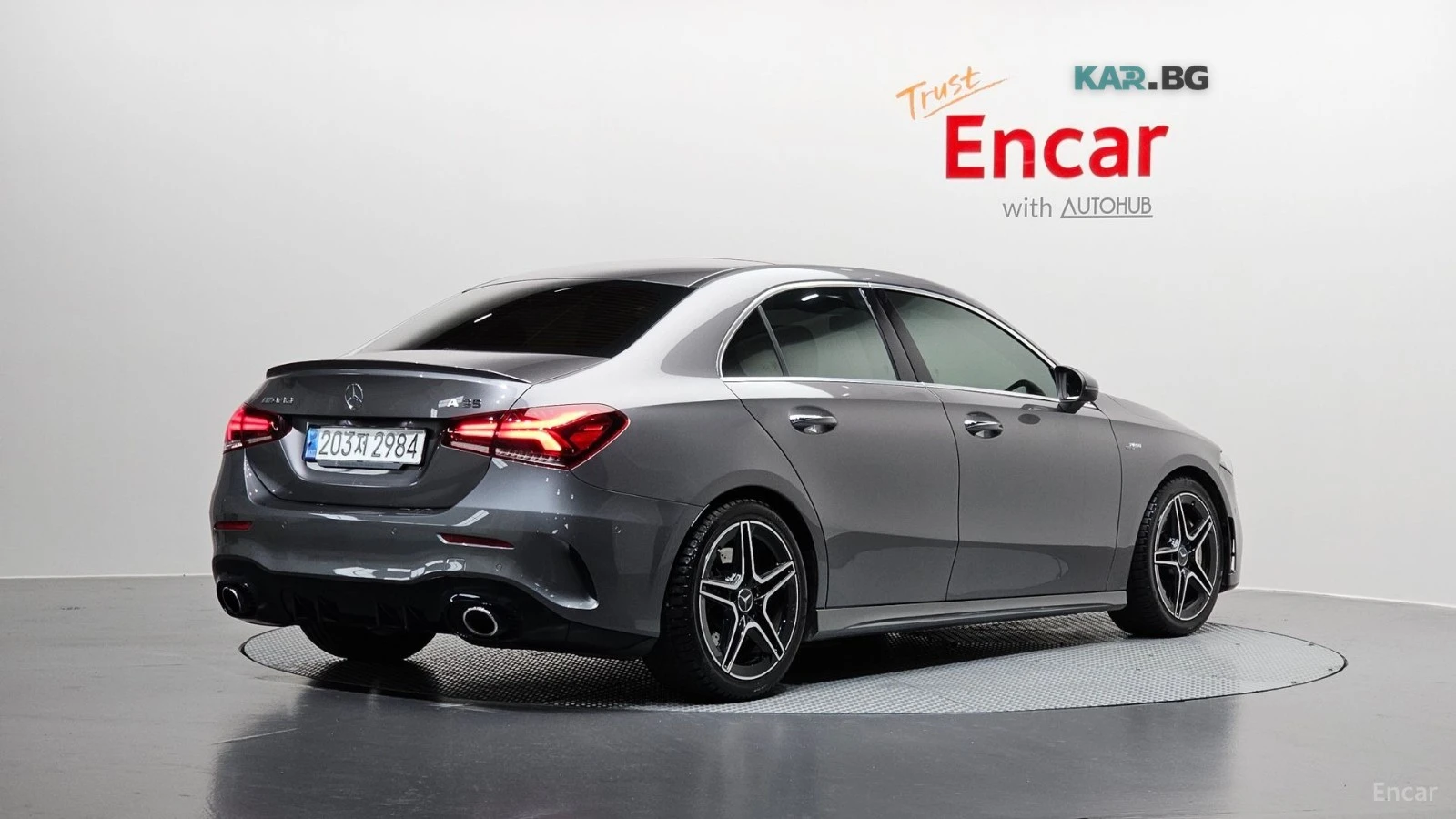 Mercedes-Benz A 35 AMG 4MATIC* КОЖА* НАВИ* ПАНО* КАМЕРА, снимка 2 - Автомобили и джипове - 55209293
