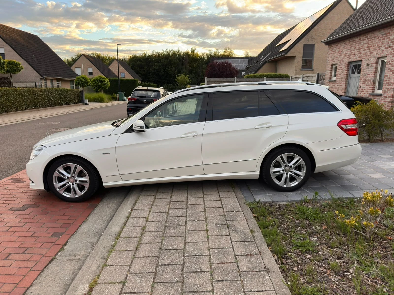 Mercedes-Benz E 200 Нов внос от Белгия!!!, снимка 4 - Автомобили и джипове - 55254930