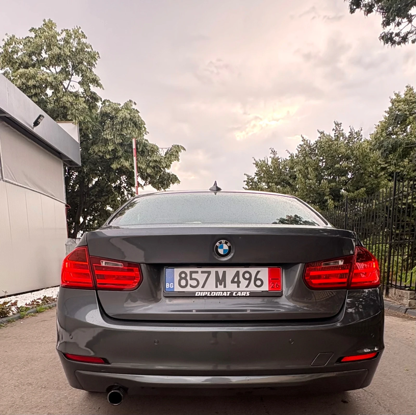 BMW 318 F30, снимка 4 - Автомобили и джипове - 55376594