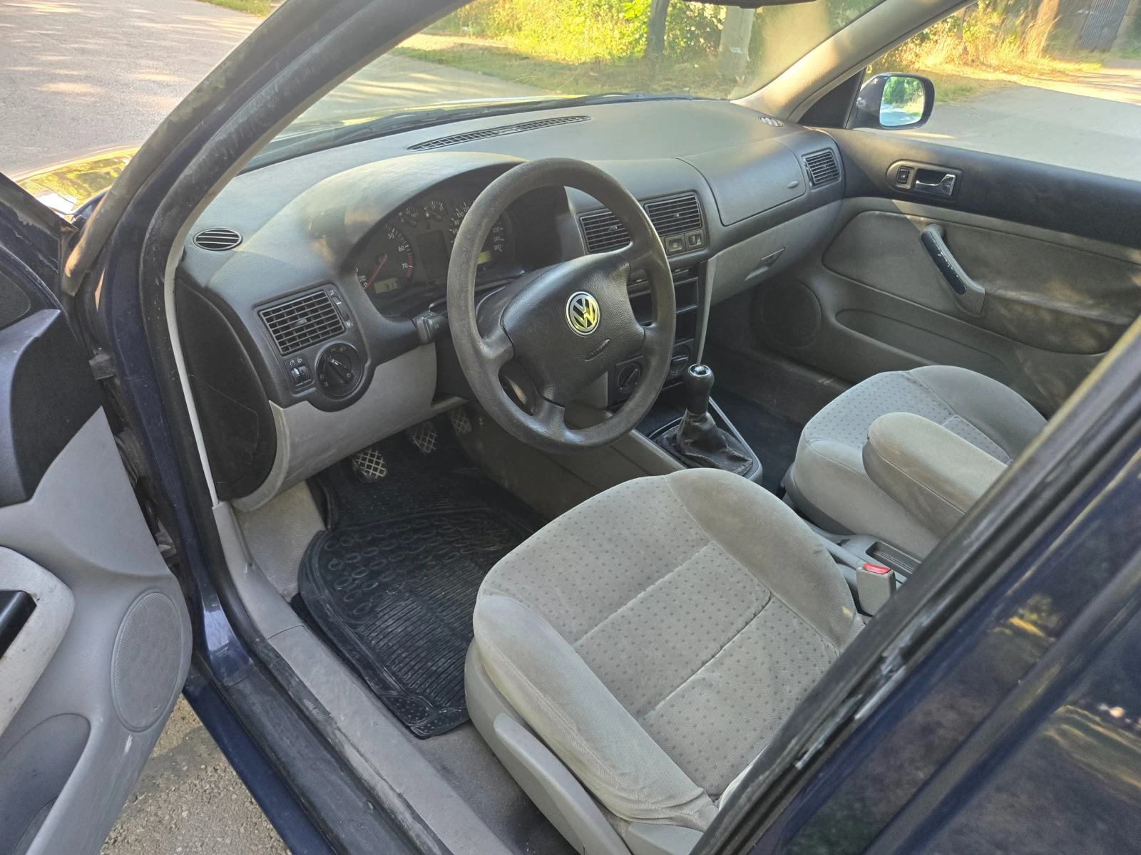 VW Golf Спешно!!! A/C, снимка 10 - Автомобили и джипове - 55479340