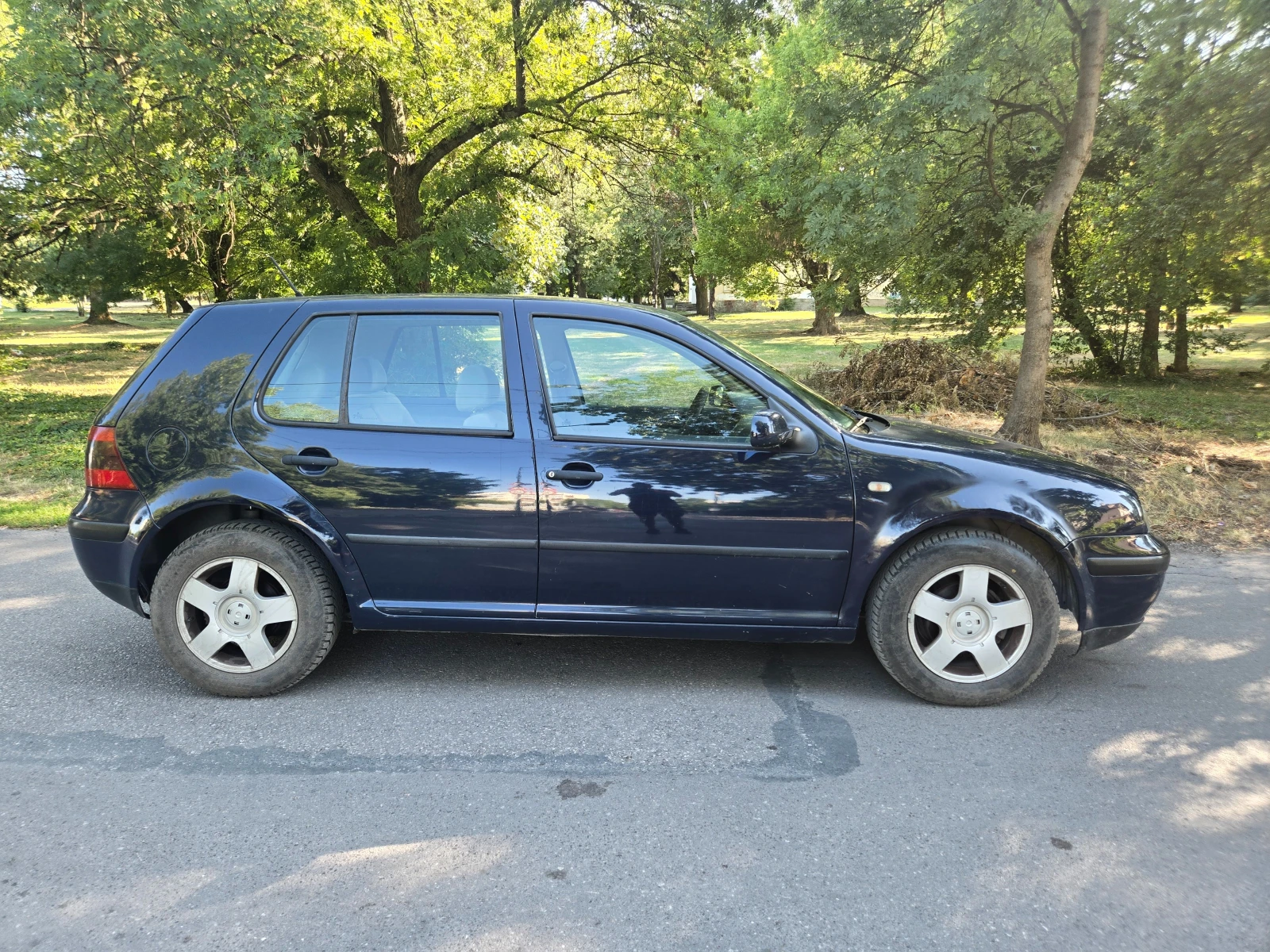 VW Golf Спешно!!! A/C, снимка 3 - Автомобили и джипове - 55479340
