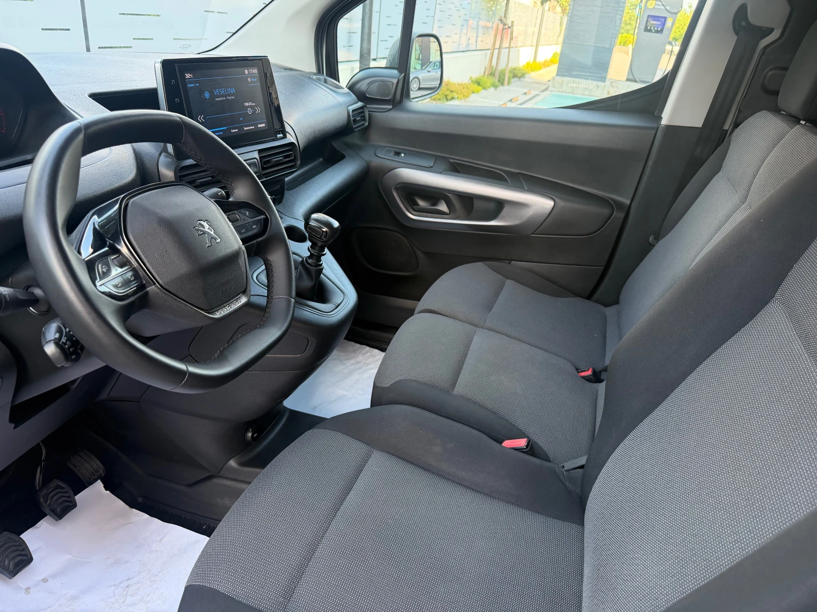 Peugeot Partner 1.5BlueHDI 130k.с. CAMERA NAVI, снимка 12 - Автомобили и джипове - 55533061