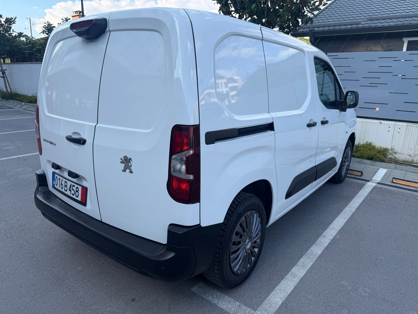 Peugeot Partner 1.5BlueHDI 130k.с. CAMERA NAVI, снимка 6 - Автомобили и джипове - 55533061